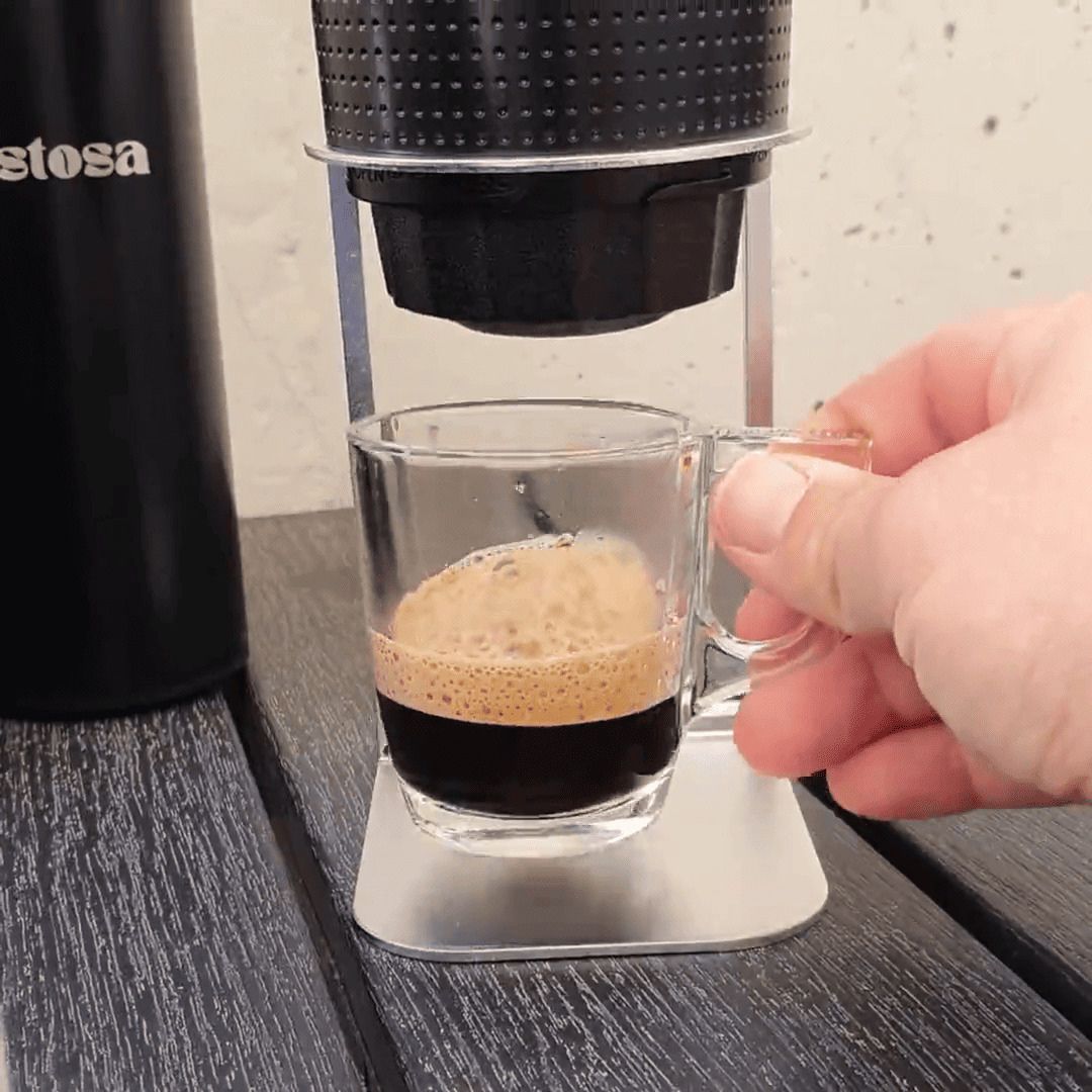 MyGustosa portable espresso maker brewing a fresh, creamy espresso shot (2).jpg__PID:70f2212f-40c6-4d0e-b446-c746ed25ccaf