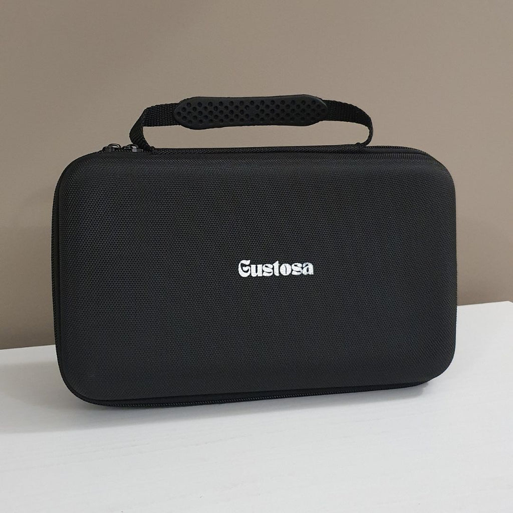 Closed Gustosa travel bag with handle – compact and protective case